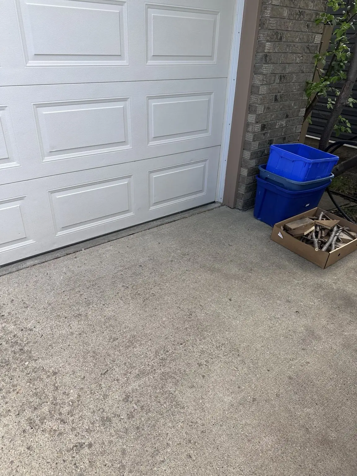 Driveway cleared after junk removal